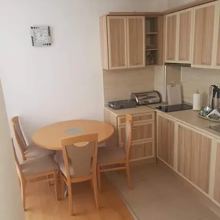 アパート Aniko Apartman *